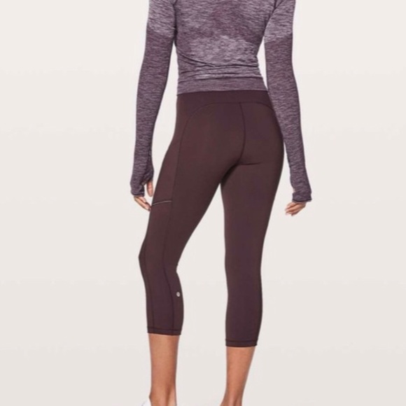 Almost new speed up leggings, great for running or CrossFit. - Picture 5 of 5